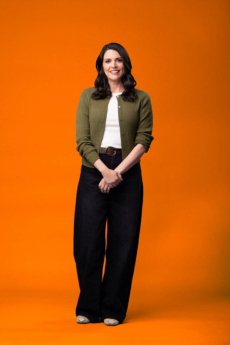 Cecily Strong