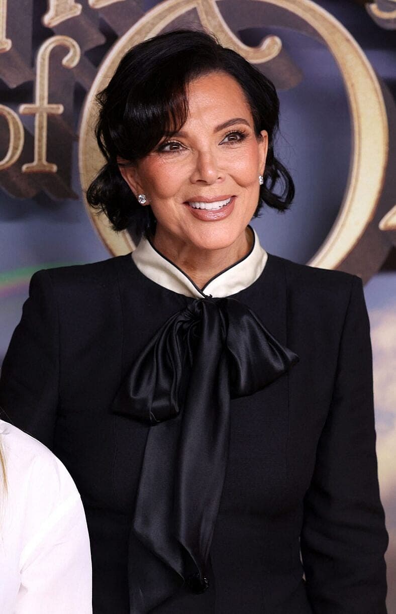 KRIS JENNER on the yellow carpet for the world premiere of the Wizard of Oz at Sphere in Las Vegas, Nevada