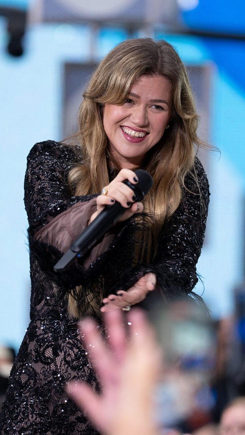 Kelly Clarkson Performs On Today Show, Kicking Off Summer Citi Concert Series