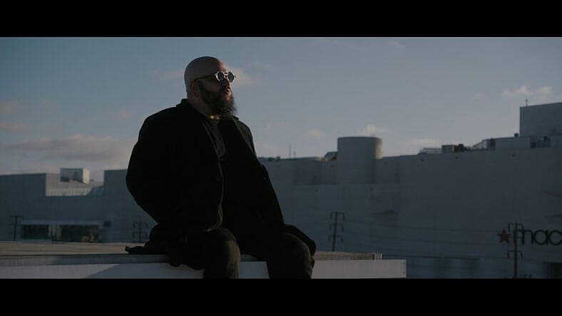 Edwin McCain and Stephen Kramer Glickman in a music video