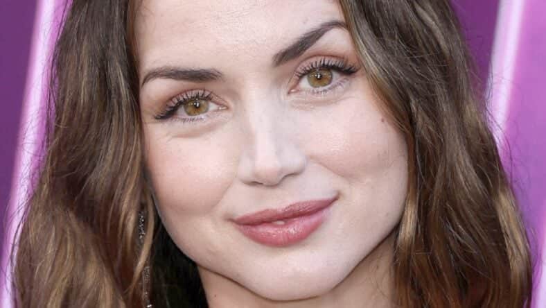 Ana de Armas close up