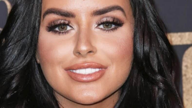 Abigail Ratchford Grabs Chest In Undies And Jeans