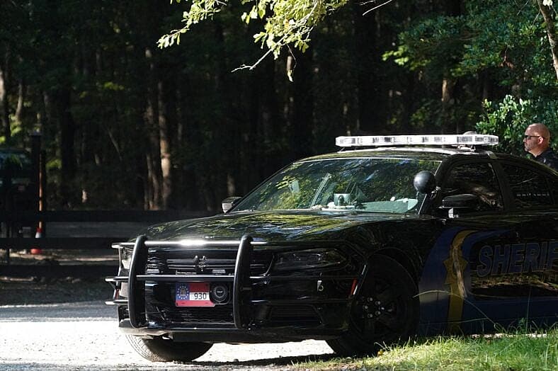 ‘Love & Hip Hop’ Star Sidney Starr Arrested On Child Sex Charges 2 These were the scenes as cars and shuttle vans arrived at the location of Jennifer and Ben Afflecks second wedding on Bens Hampton Island estate near Savannah, Georgia.