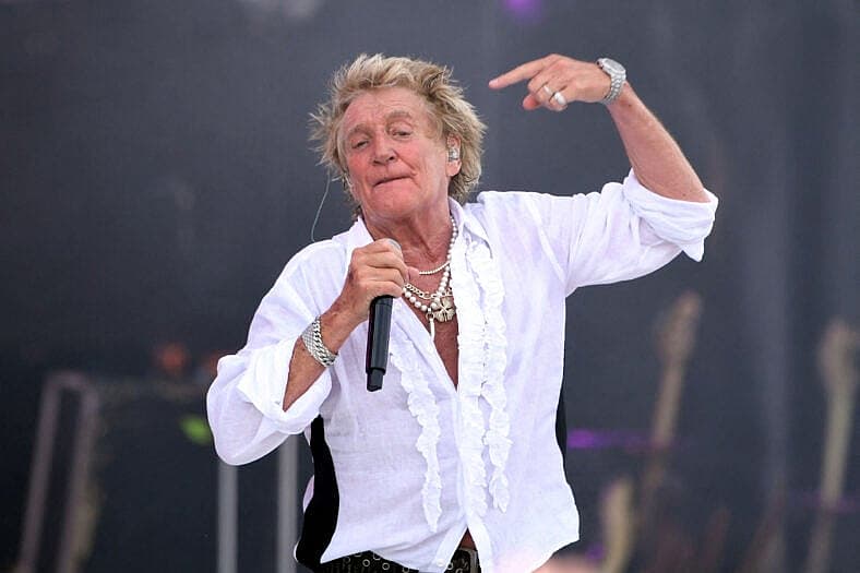 Rod Stewart performing at Glastonbury Festival 2025
