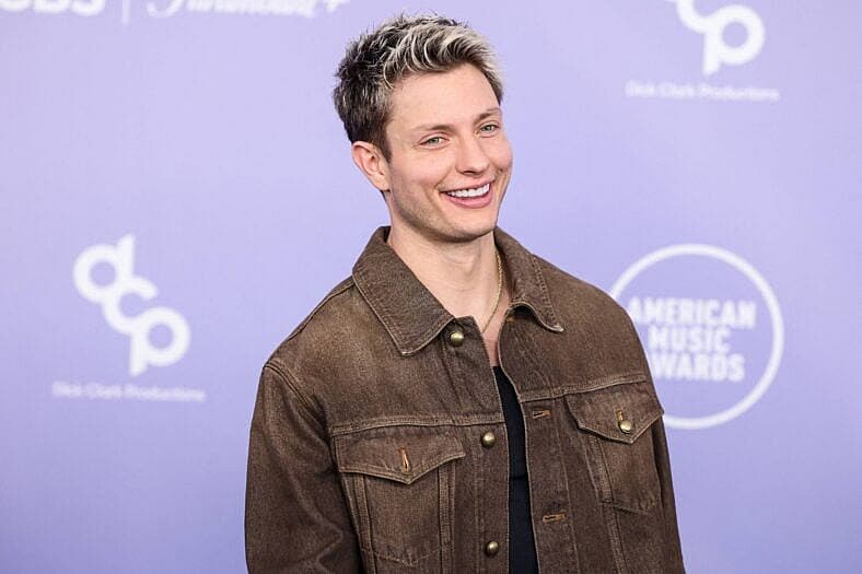 Matt Rife at the 52nd Annual American Music Awards
