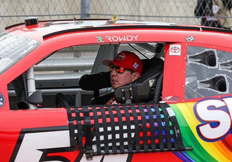 Kyle Busch wins the Pit Boss 250