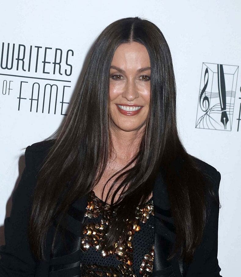 Alanis Morissette Slams Another Ex-Manager With A Scathing Lawsuit 2 Alanis Morissette at the 55th Annual Songwriters Hall of Fame