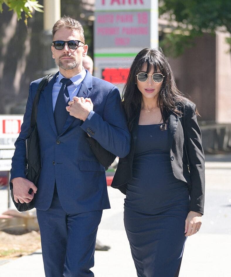 Ioan Gruffudd and his pregnant wife Bianca Wallace are seeing leaving the DTLA courthouse