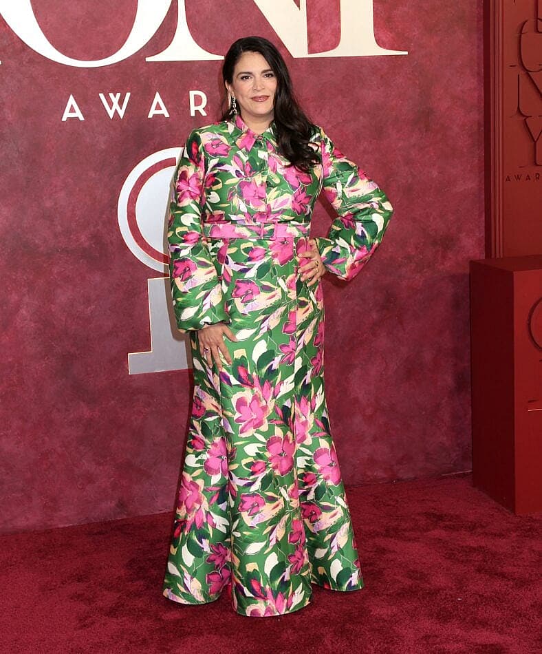 Cecily Strong