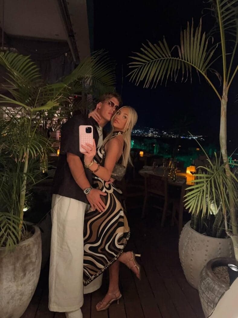 Jaxson Dart and girlfriend take selfie