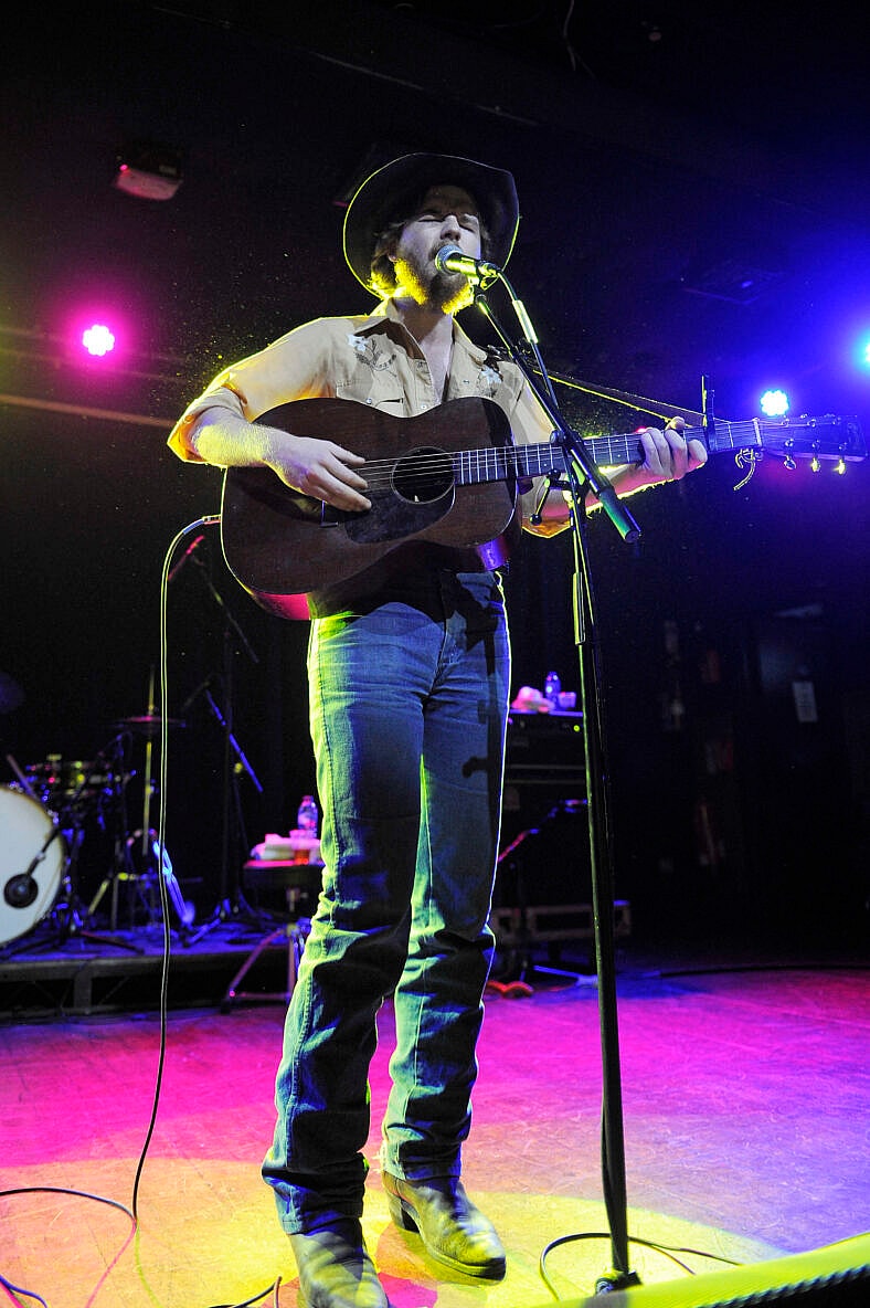 Colter Wall performing at Scala