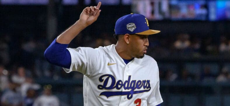 Edwin Diaz pitching