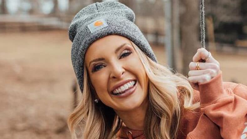 Lindsie Chrisley is smiling