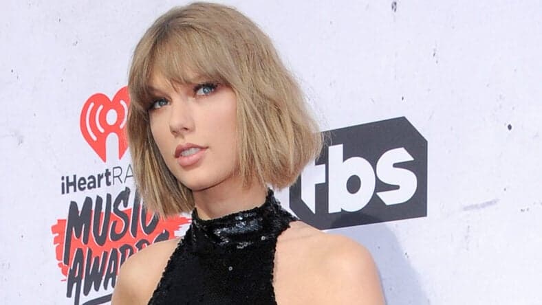 Taylor Swift at the 2016 iHeartRadio Music Awards