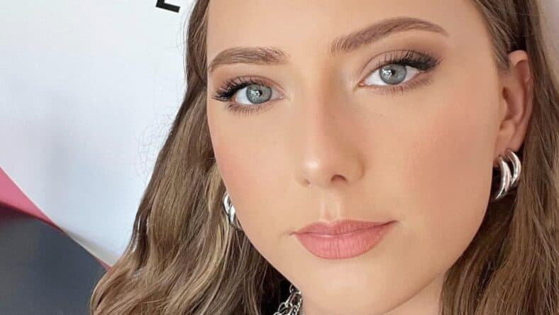 Hailie Jade close up