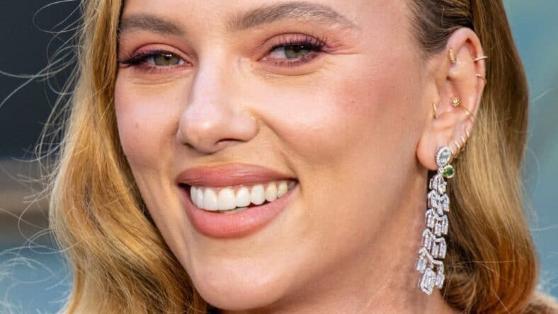 Scarlett Johansson close up