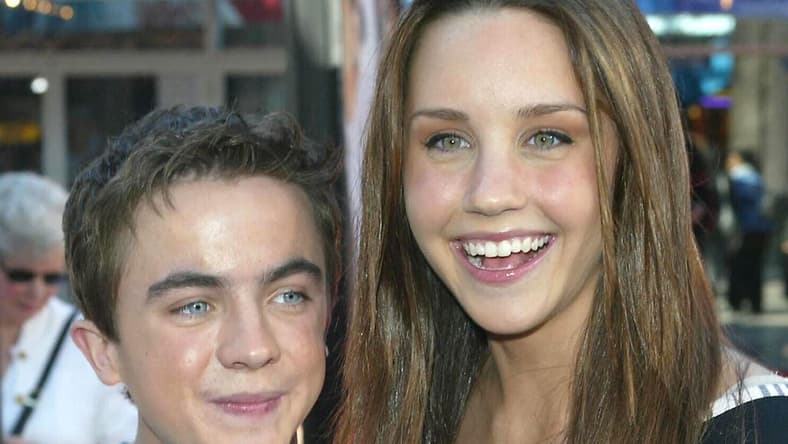 Amanda Bynes and Frankie Muniz on the red carpet.