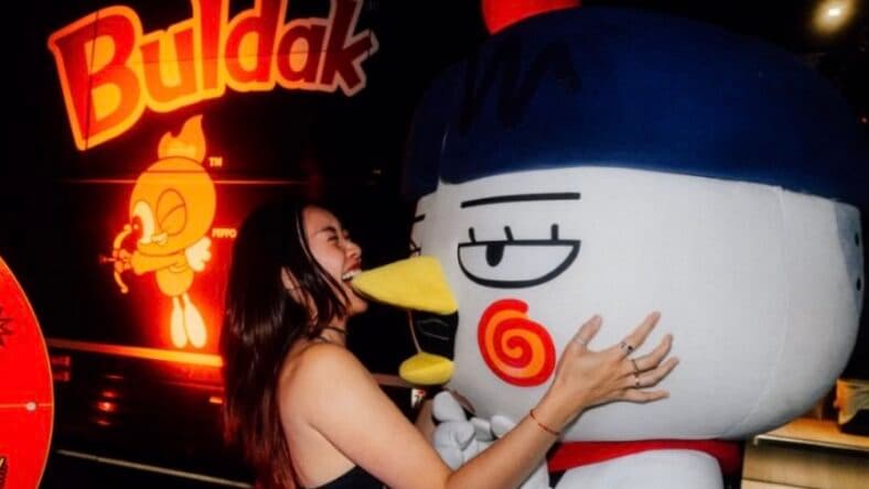 Heat Match contestant and mascot