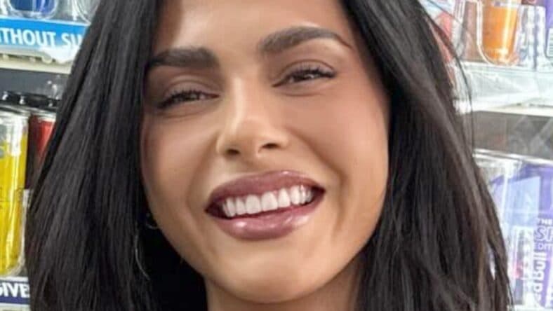 Amanda Trivizas close up