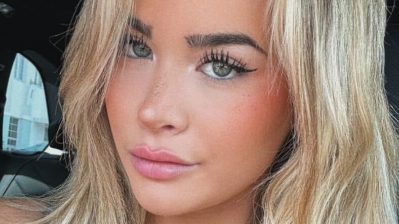 Emily Elizabeth close up