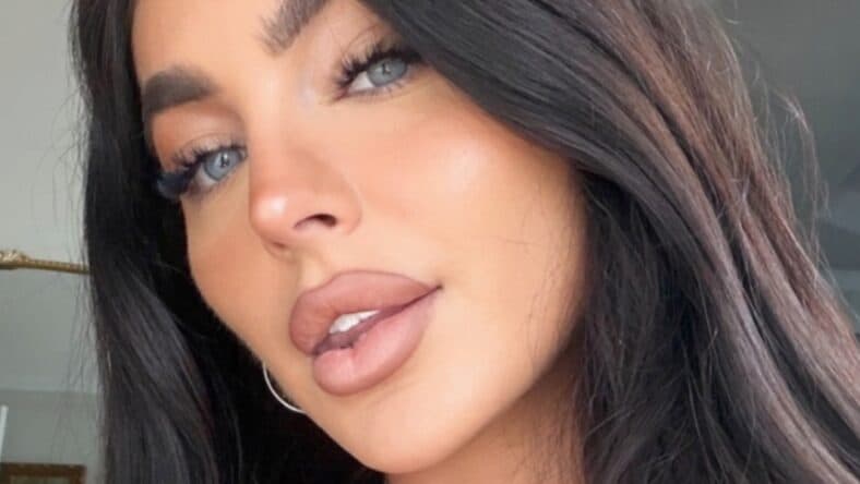 Emily Rinaudo close up