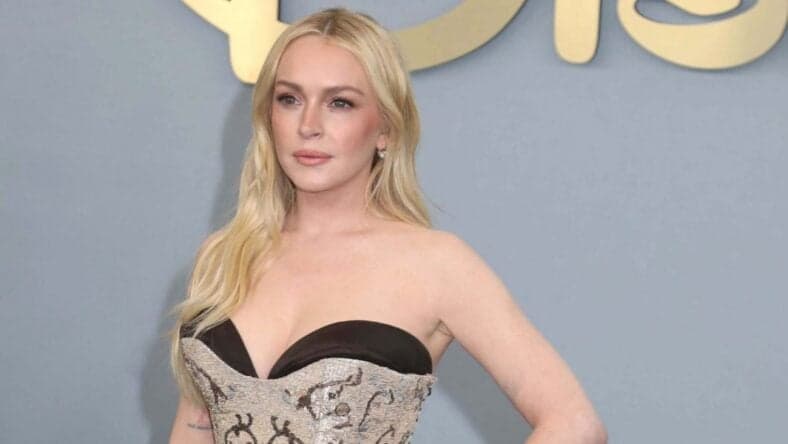 Lindsay Lohan posing on the red carpet