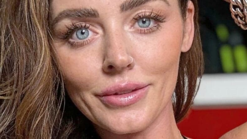 Sophie Dee close up