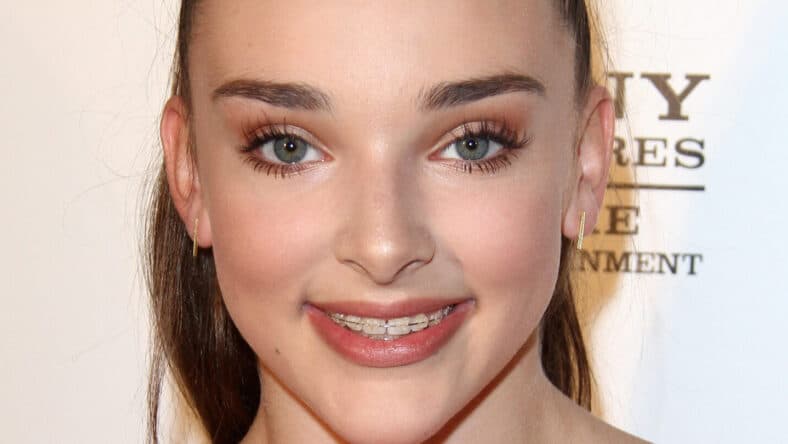 Kendall Vertes posing on the red carpet.