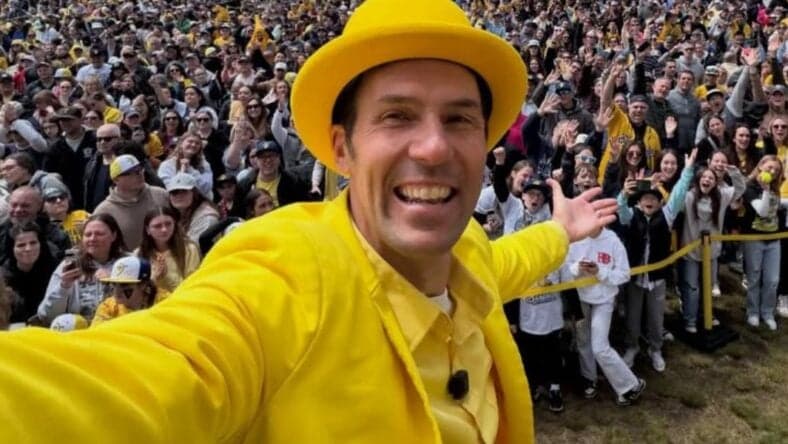 Jesse Cole takes a selfie