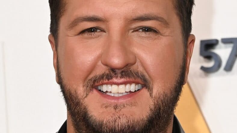 Luke Bryan at 57th Annual CMA Awards - Arrivals