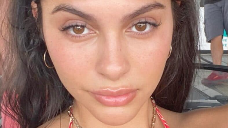 Amanda Trivizas takes a selfie