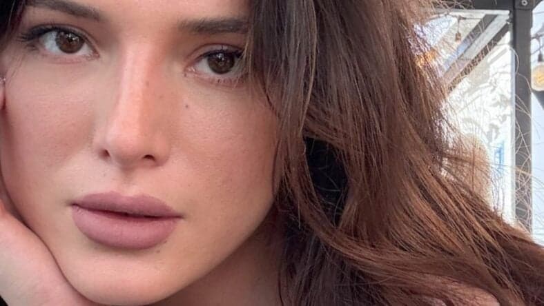 Bella Thorne close up