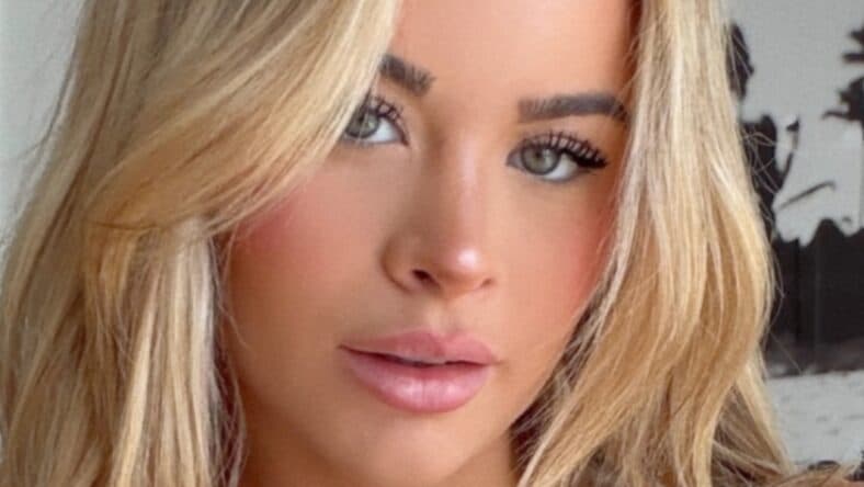 Emily Elizabeth close up