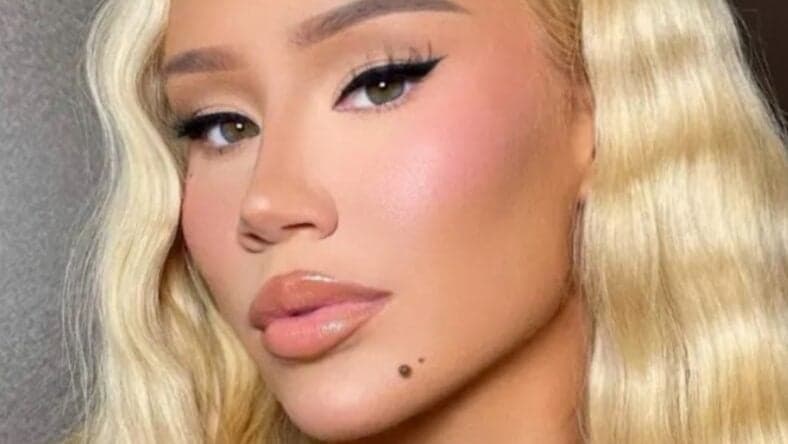 Iggy Azalea close up
