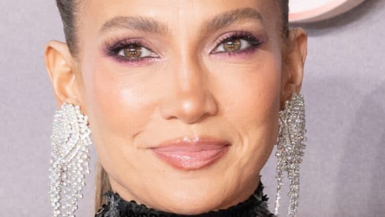Jennifer Lopez close up