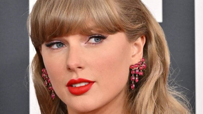 Taylor Swift at 67th Annual Grammy Awards - Arrivals