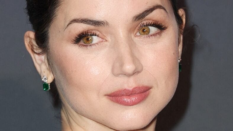 Ana de Armas close up