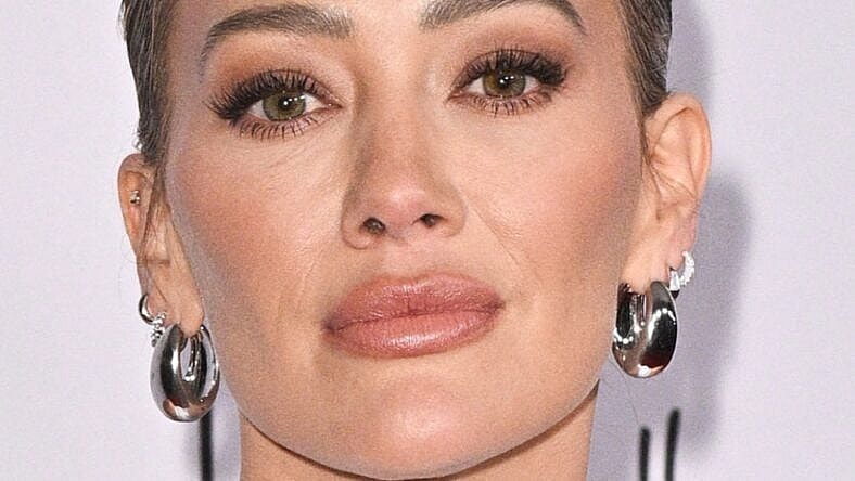 Hilary Duff close up