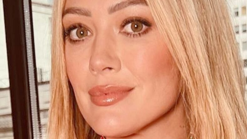 Hilary Duff close up