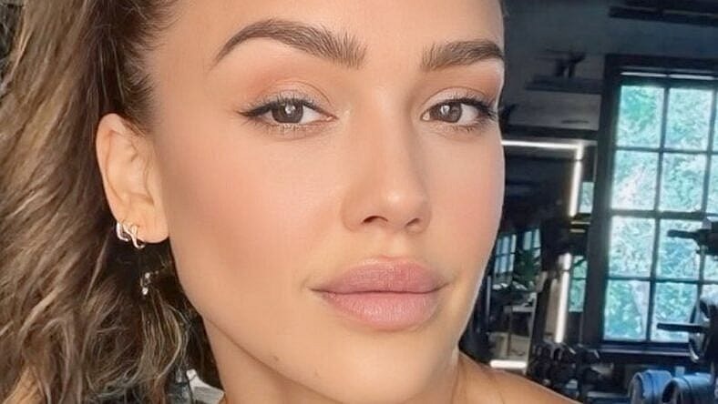 Jessica Alba close up