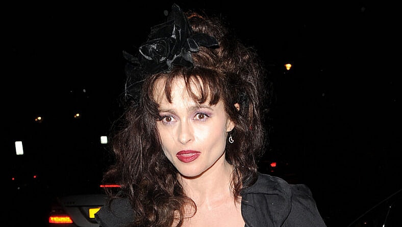 Helena Bonham posing on the red carpet.