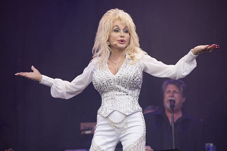 Dolly Parton on stage