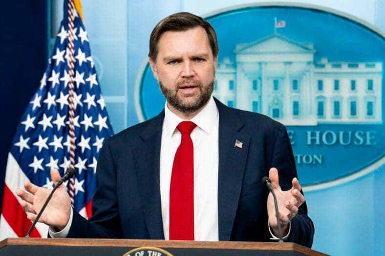 JD Vance na conferência de imprensa da Casa Branca 
