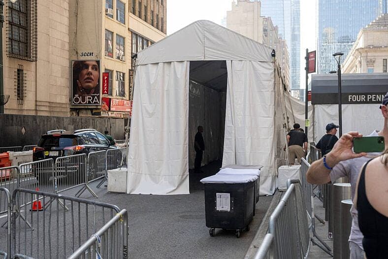 Preparations for Taylor Swift wedding