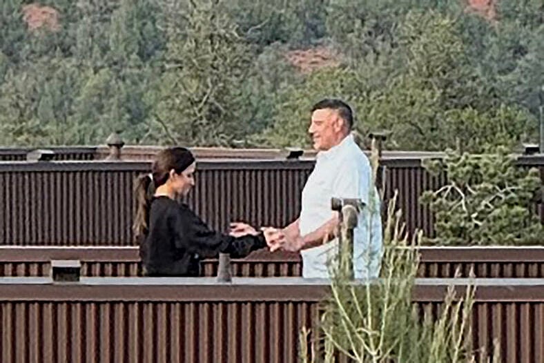 Mike Vrabel, Dianna Russini.