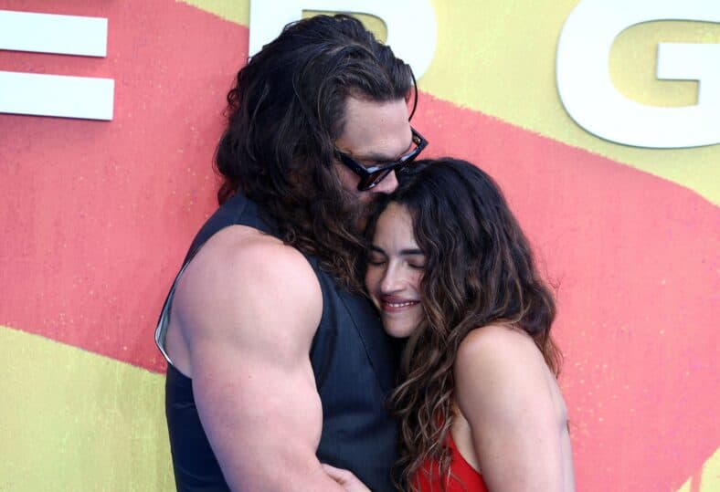 Adria Arjona e Jason Momoa