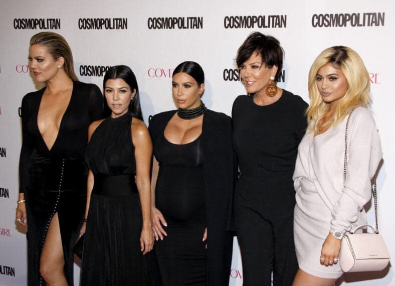 Os Kardashians na comemoração do 50º aniversário da Cosmopolitan