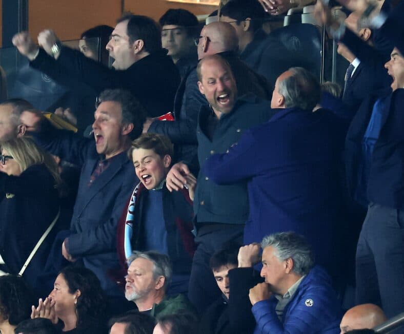 Príncipe William assistindo Aston Villa