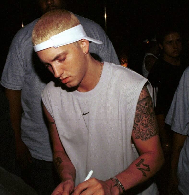 Eminem signing autograph