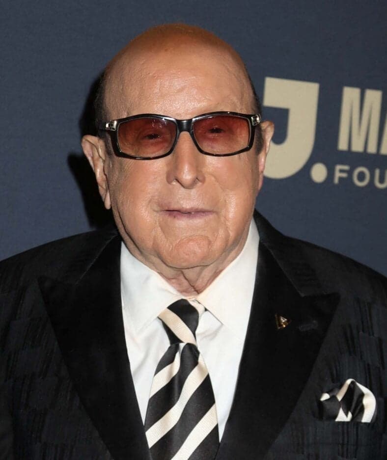 Clive Davis na 50ª Gala de Honra Anual da Fundação TJ Martell